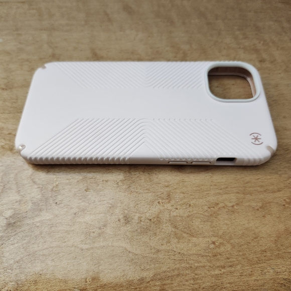 Speck Presidio2 Grip Magsafe Case For Apple iPhone 14 Plus/15 Plus Nimbus Pink - Picture 4 of 7